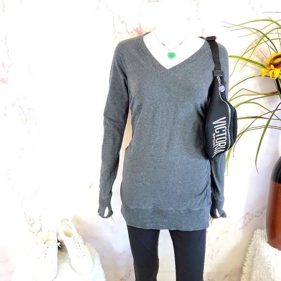 Andrea Jovine Tops - Andrea Jovine soft and stretchy pullover top